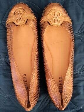 GUESS Metallic Gold Snake-Print Loafers 8 1/2